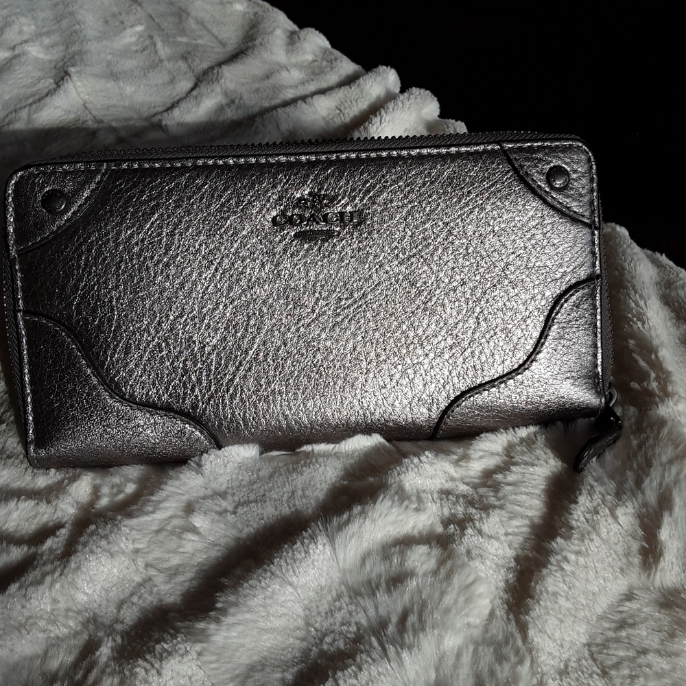 Metalic grey/silver coach wallet